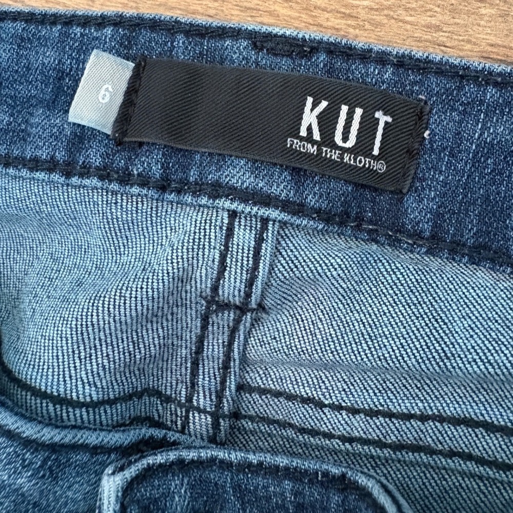 KUT from the Kloth Catherine Boyfriend Jeans Dark Wash Distressed Size 6 - Picture 3 of 9